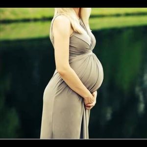 Isabella Oliver Maternity Maxidress